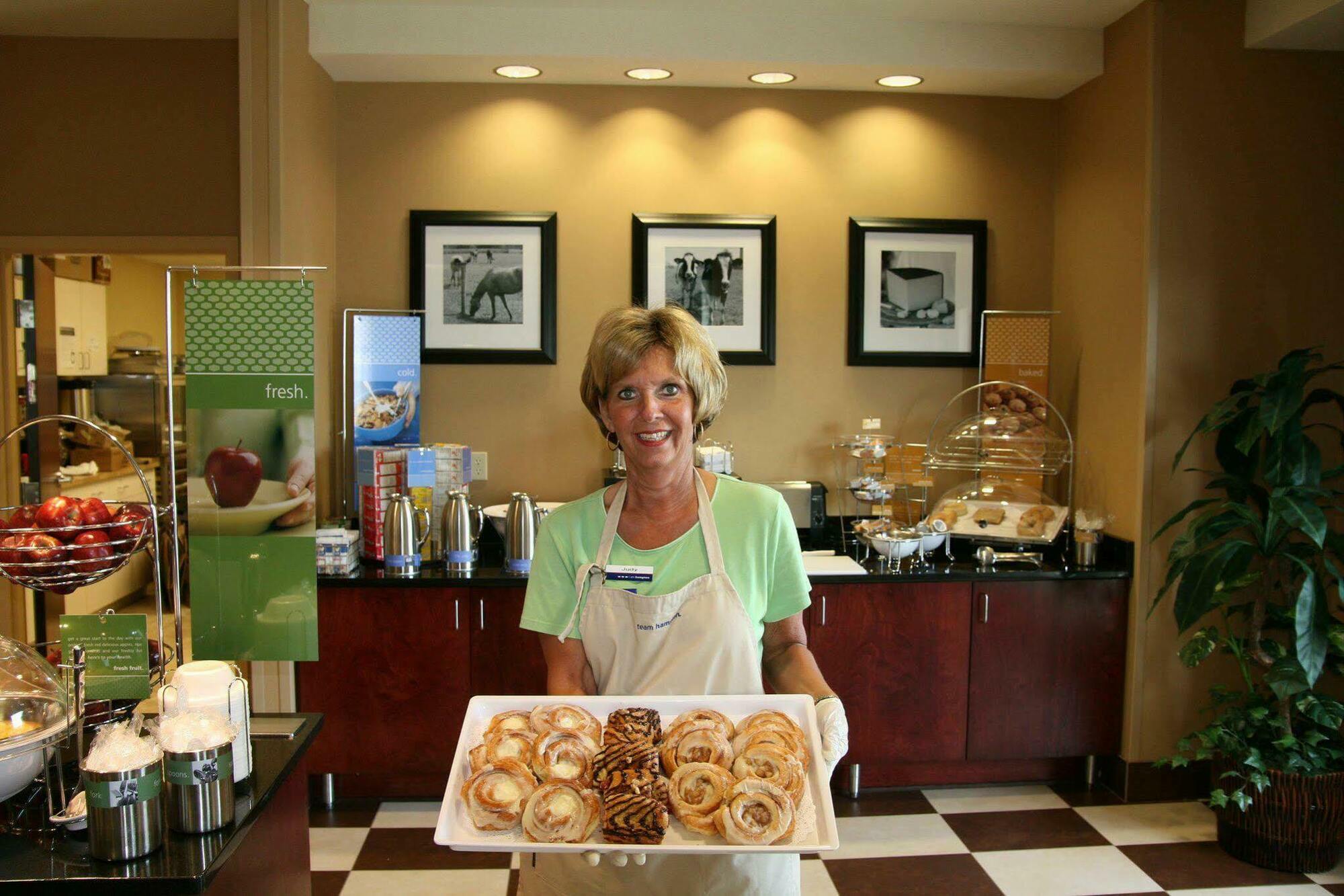 Hampton Inn Elkhorn Lake Geneva Area Restaurace fotografie